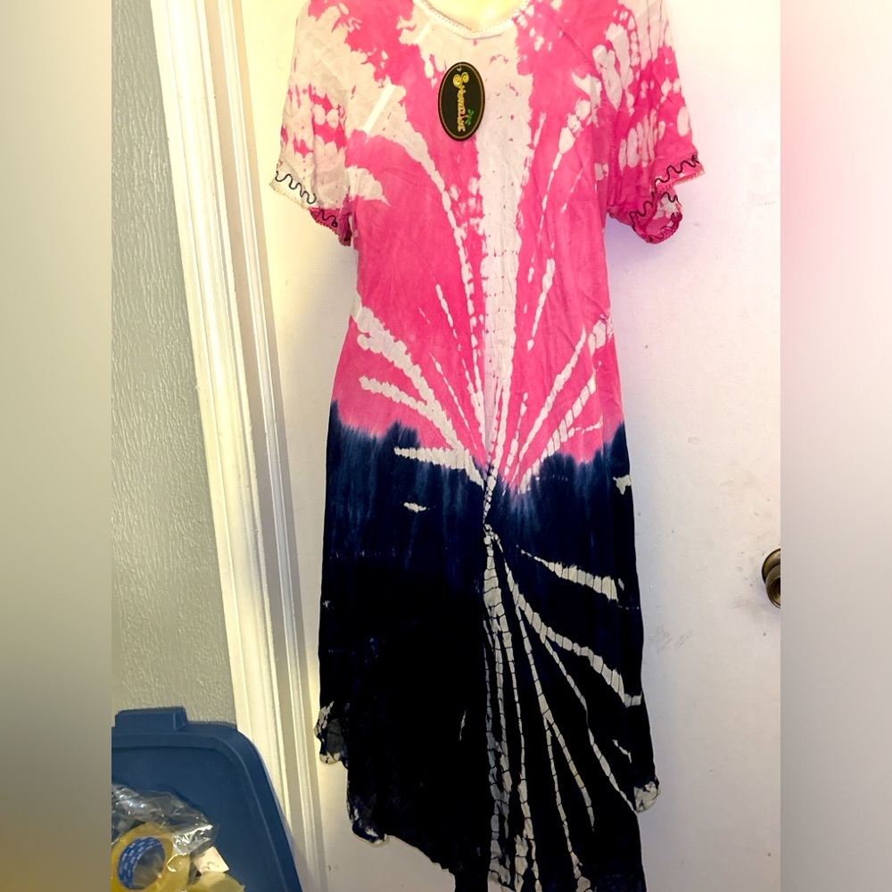 New Boho Chic Tie Dye Dress with V- Neck. Size 2X Ombre black blue and pinks